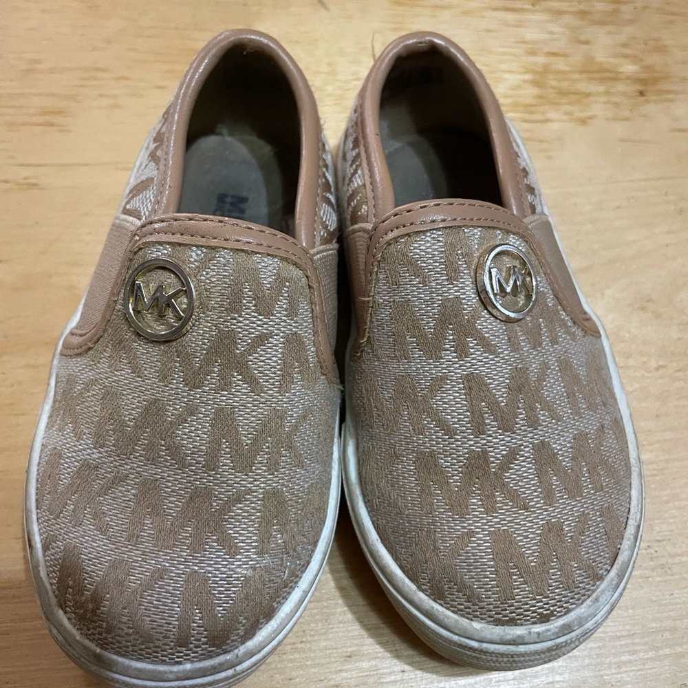 MICHAEL Michael Kors Tan Sneakers with Monogram Pattern